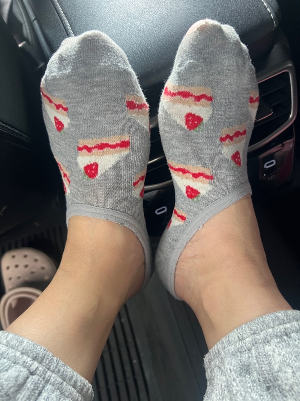 No-Show Socks with Strawberry Cake Pattern - Gray
